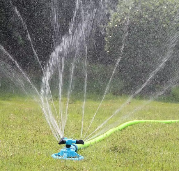 Compact 360 degree sprinkler