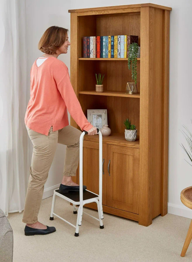 Safety Stool with Handle